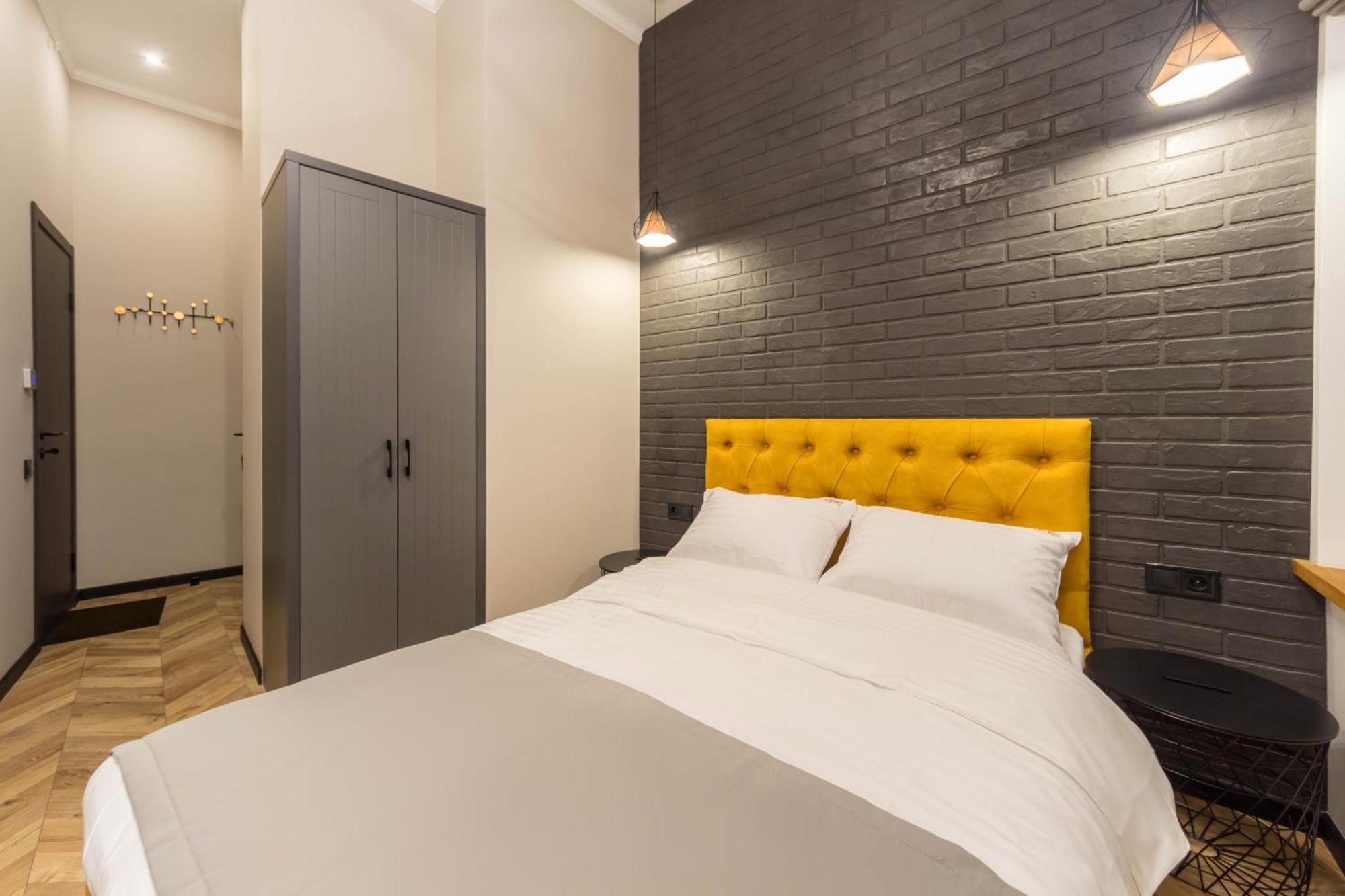 Secret Apartments Kyiv Exterior photo