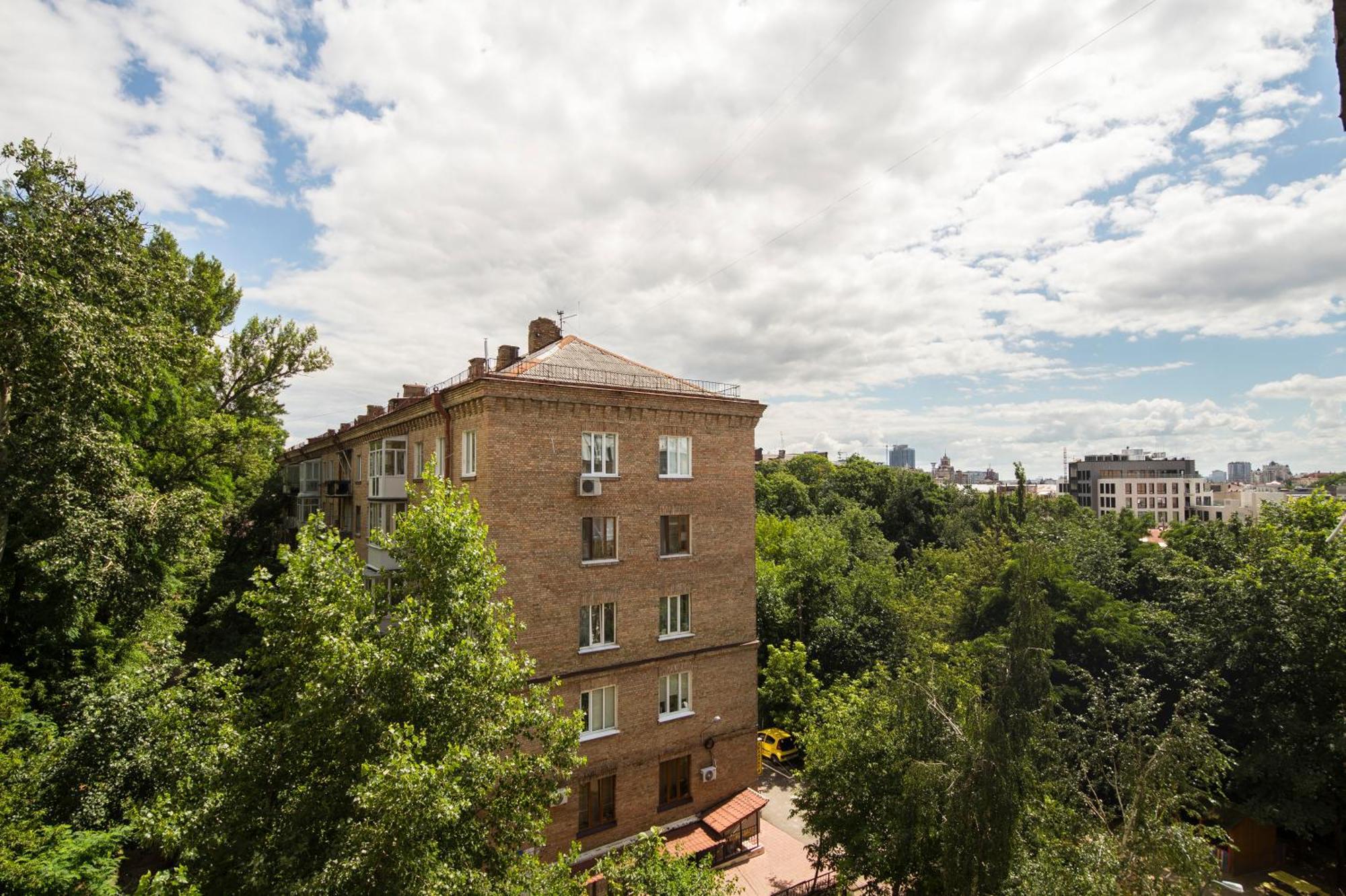 Secret Apartments Kyiv Exterior photo