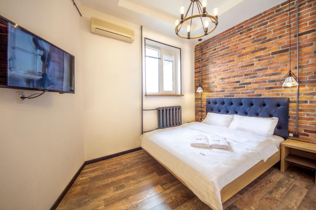 Secret Apartments Kyiv Exterior photo